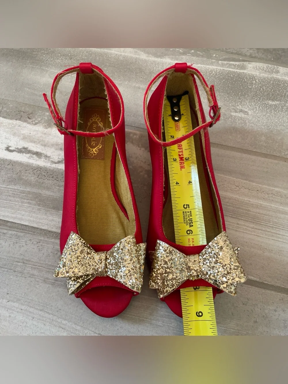 Joyfolie Valeria Red Satin Gold Glitter Bow Low Block Pump Heels Kids/4 Youth